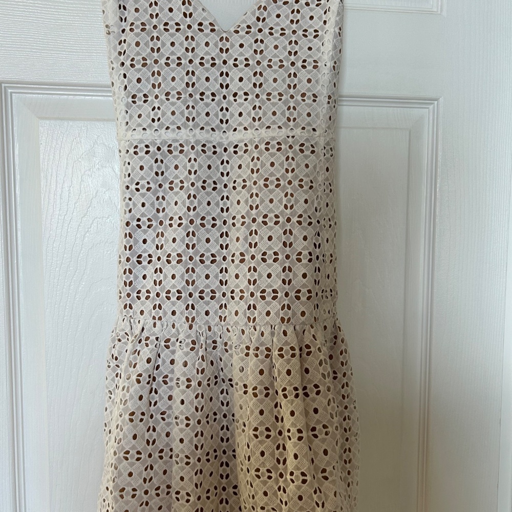 MICHAEL KORS EYELET MINI DRESS NWT Size 12 - Picture 4 of 6